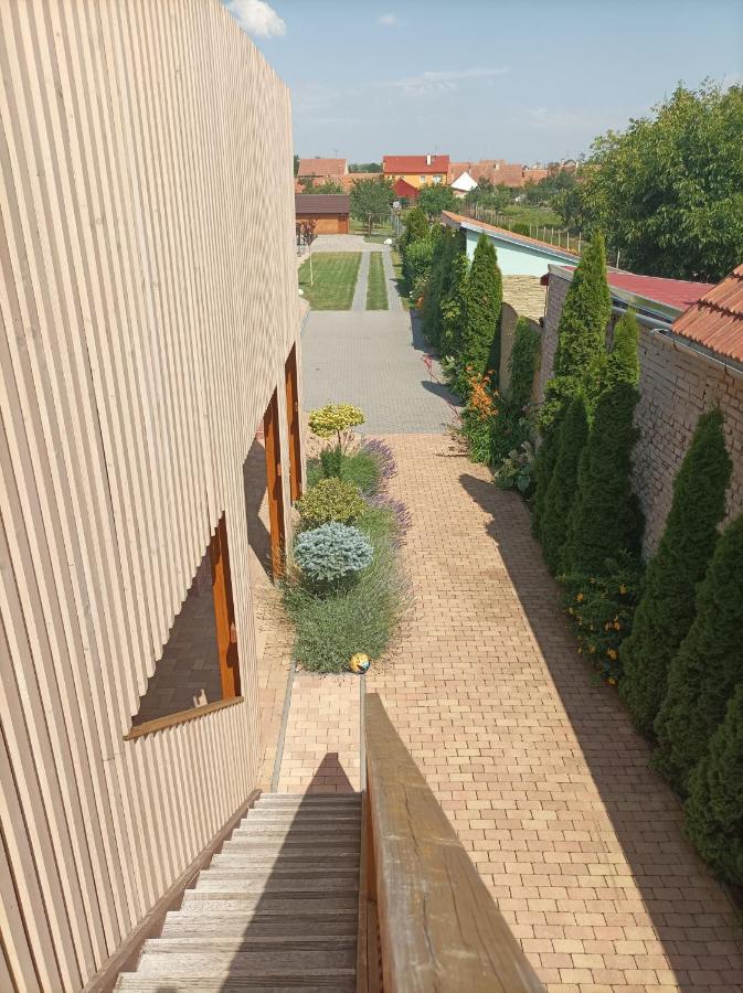 Penzion Venkovsky Dvur Hlohovec Bagian luar foto