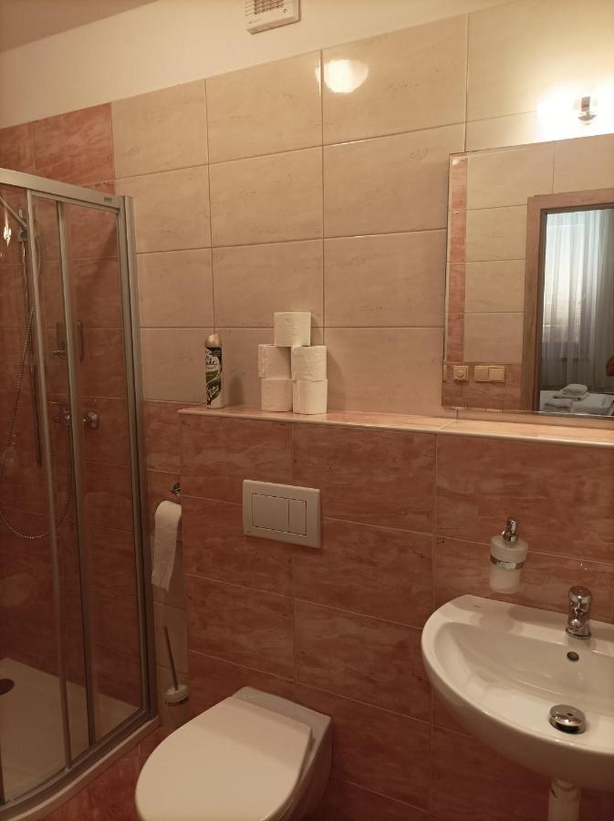 Penzion Venkovsky Dvur Hlohovec Bagian luar foto