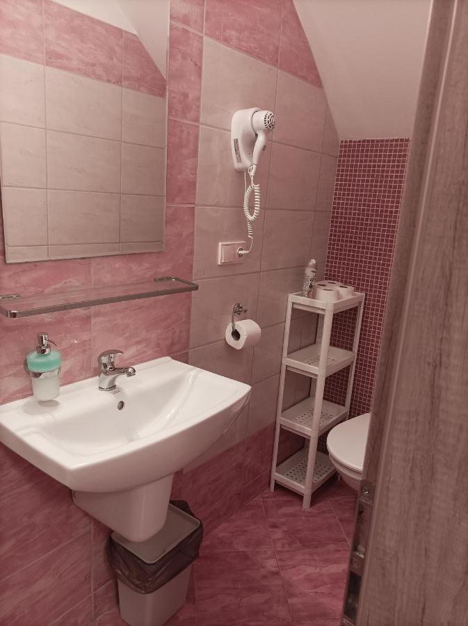 Penzion Venkovsky Dvur Hlohovec Bagian luar foto